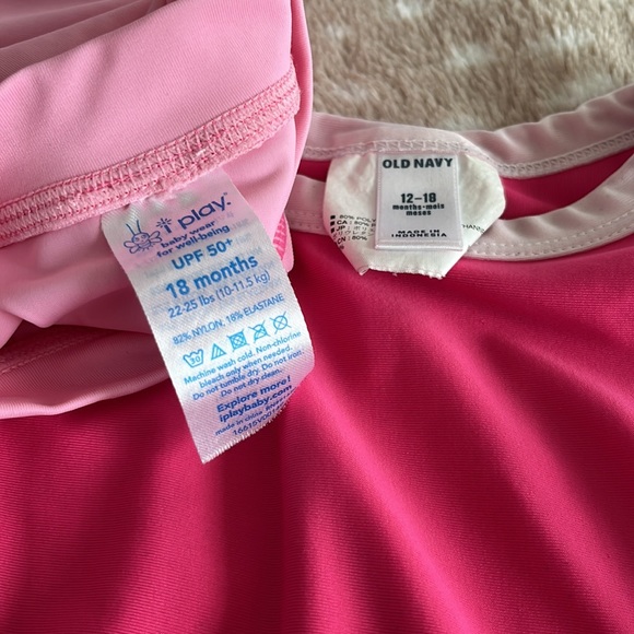 Set of 2 baby girl rashguards i play. And old navy (18/12-18 months) - Picture 4 of 5